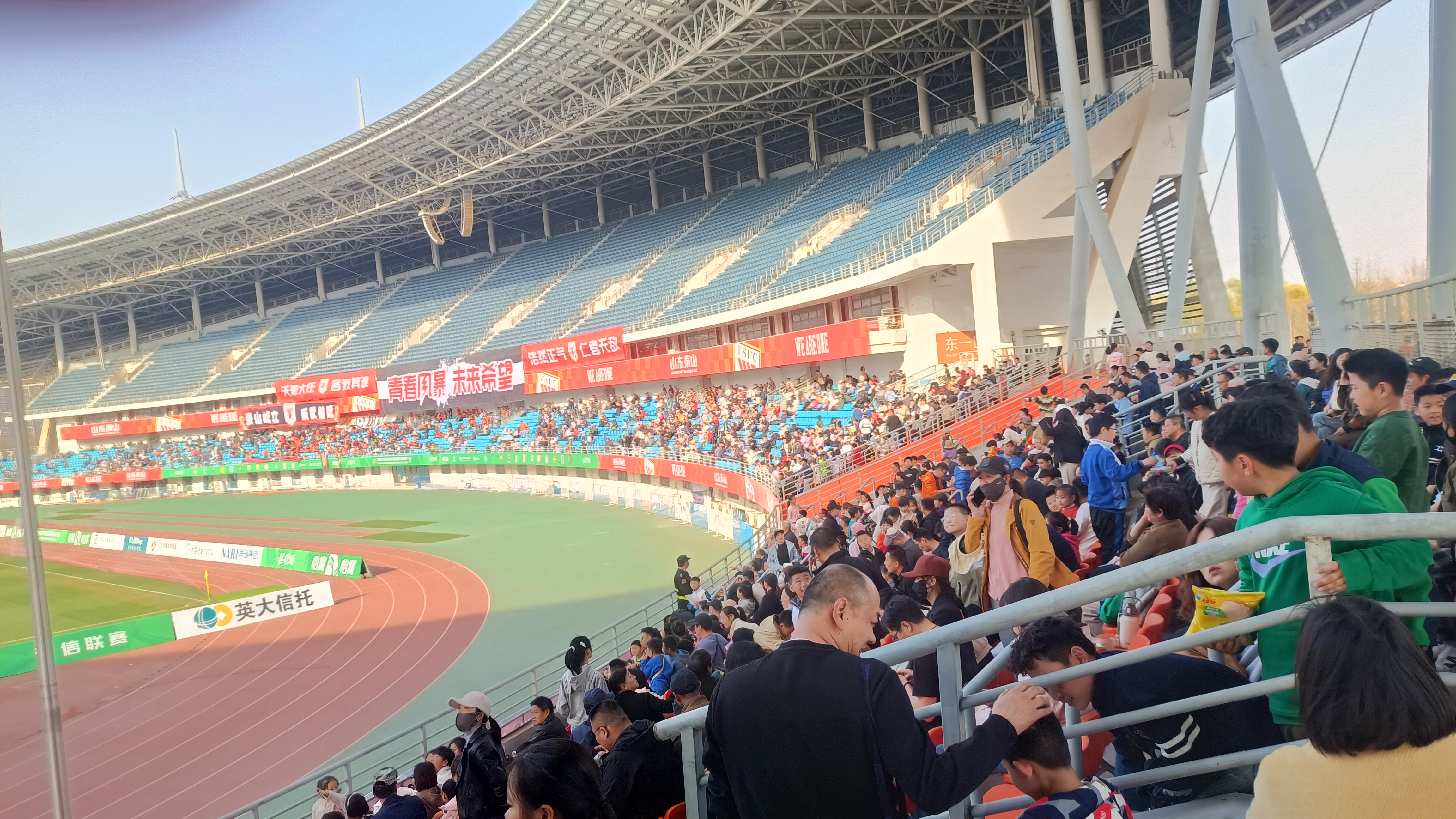 联赛首发方式改变，球队战术调整突显