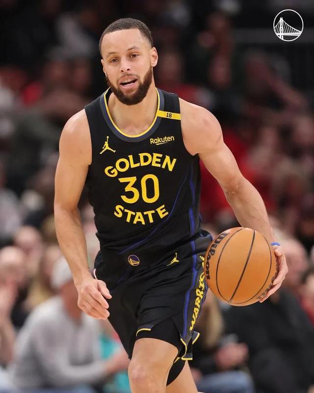 包含热火复出首战，公牛状态火爆，库里成为焦点！的词条